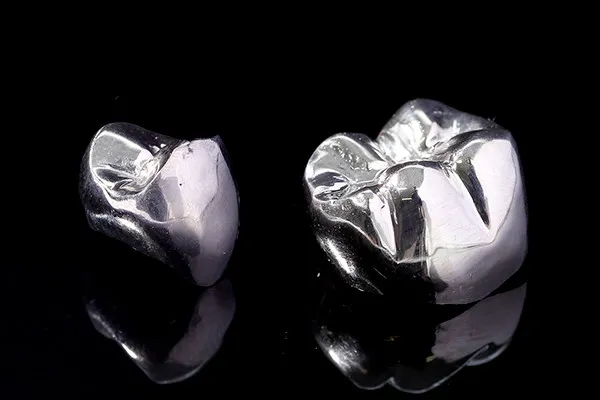 金属パラジウム